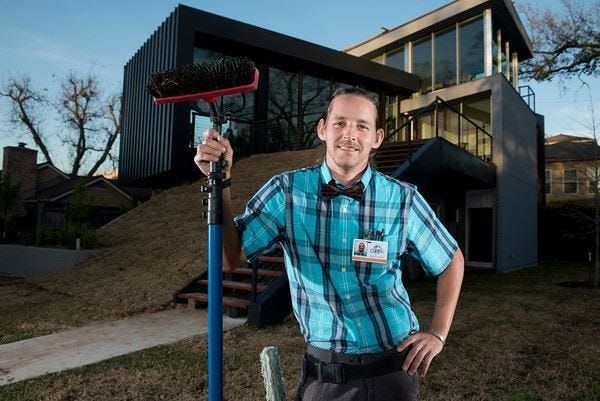 Empreendedor Constrói Negócio de Seis Dígitos com Leitura