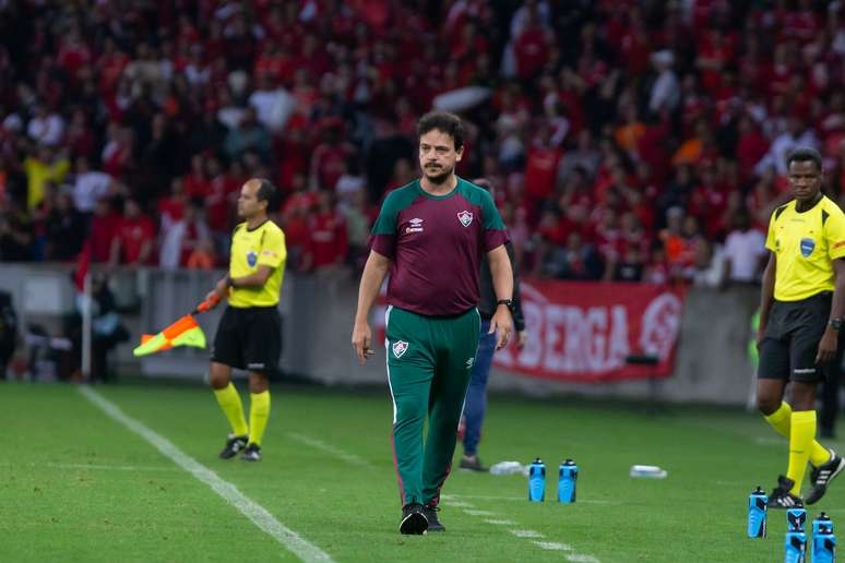 A um mês da final da Libertadores, Fluminense volta a focar no Brasileiro e ainda sonha com o título