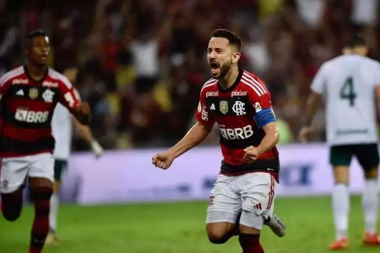 Aguardando contato do Flamengo, Everton Ribeiro ainda não tem futuro definido
