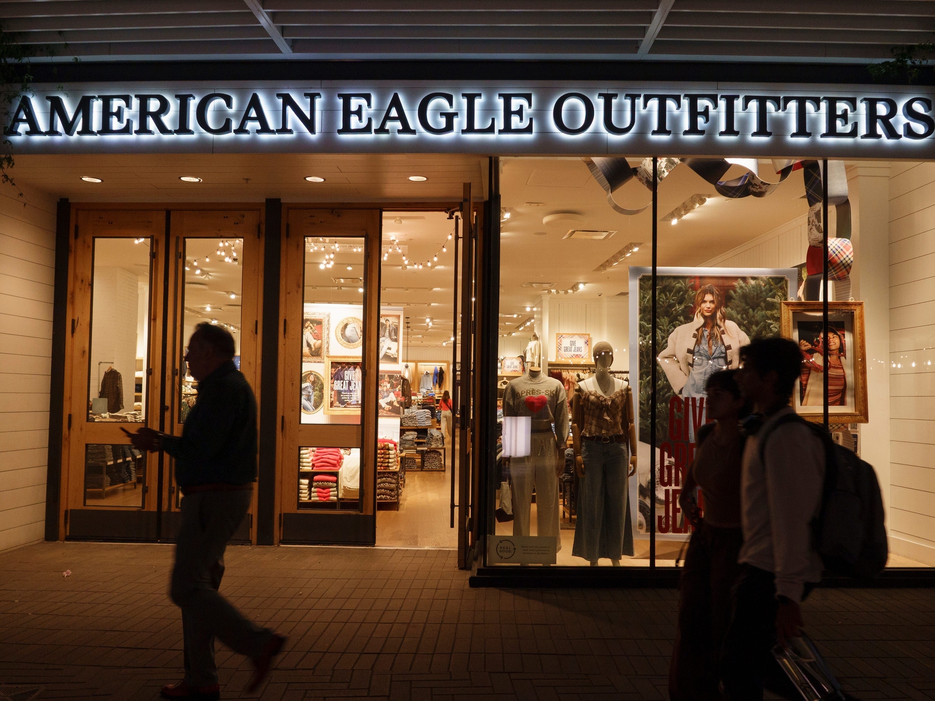 American Eagle cresce com campanhas virais e parcerias
