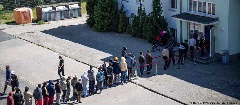 UE fecha acordo para reformar sistema de asilo e migração