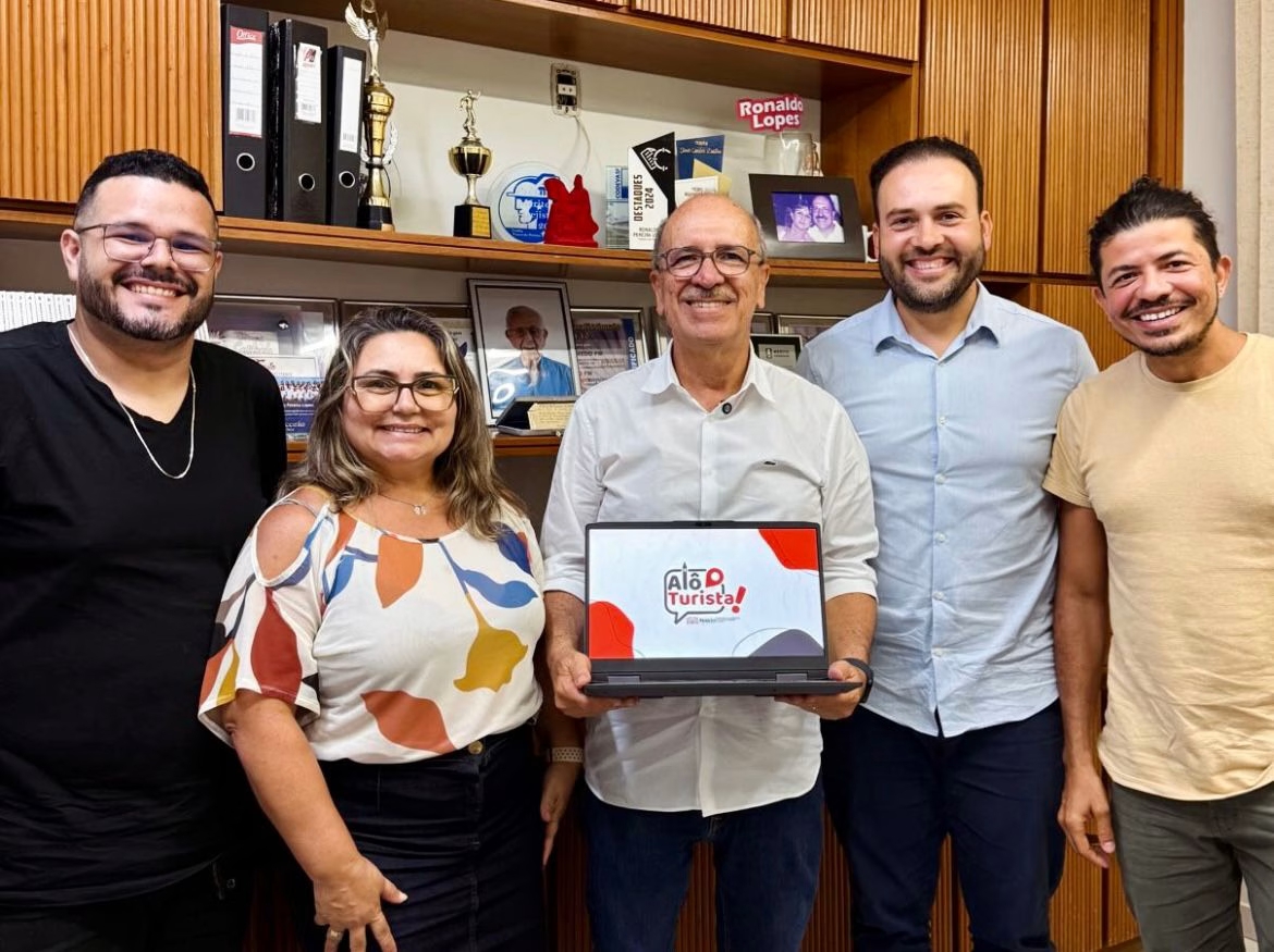 Penedo inova com canal de atendimento ao turista