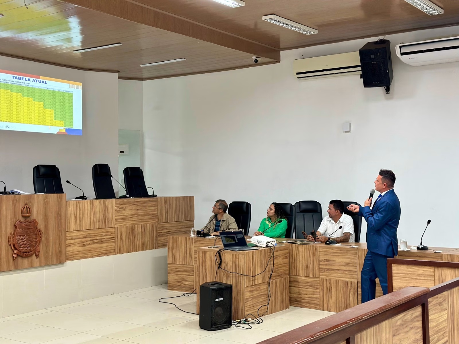 Reajuste Salarial para Professores é Apresentado na Câmara