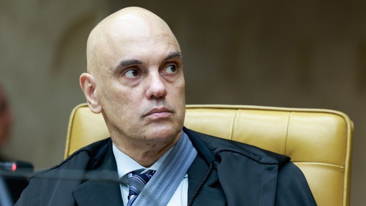 Moraes convoca Bolsonaro para depor sobre possível coação no STF