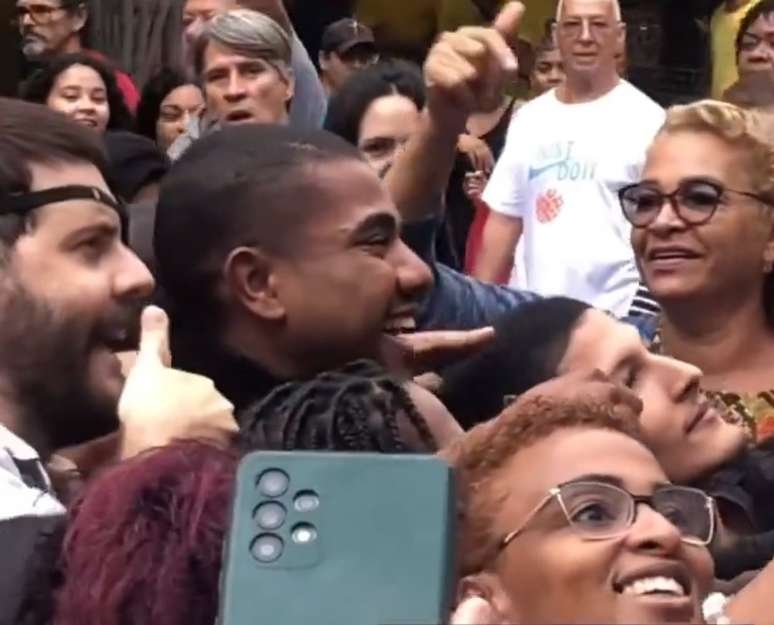 BBB | Davi causa tumulto em primeira aparição pública após vitória