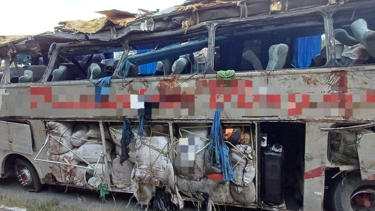Acidente com ônibus em Pernambuco deixa 15 mortos