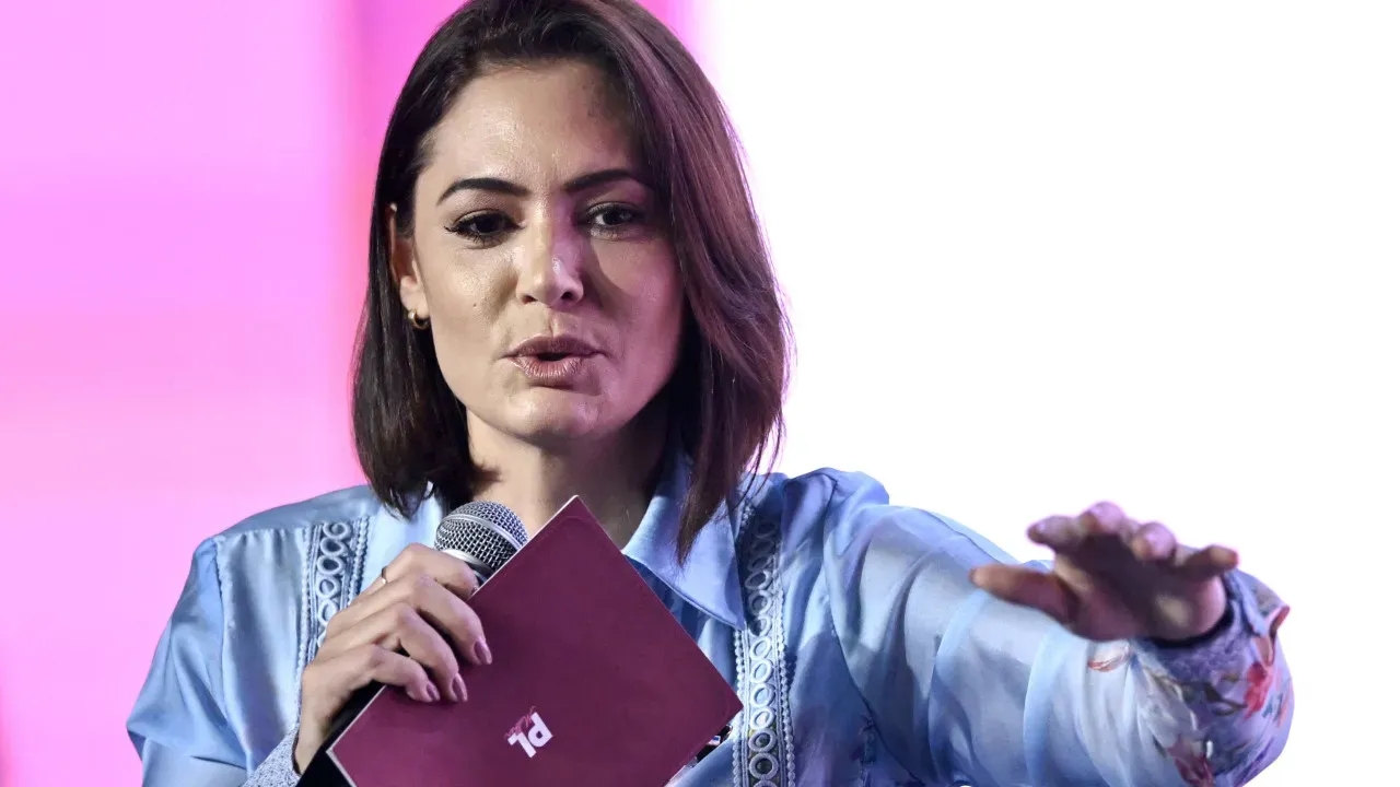 Michelle busca audiência com Moraes para domiciliar Bolsonaro