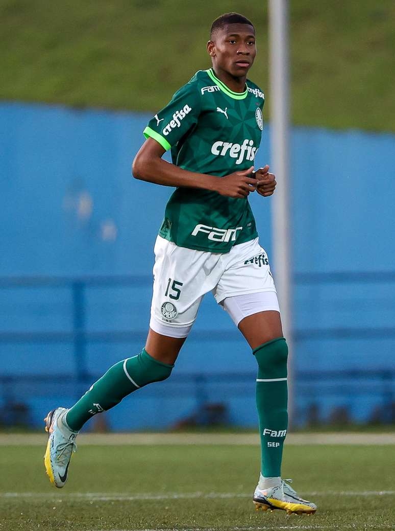 Saiba quem é a joia do Palmeiras contratada em definitivo com multa de mais de R$ 530 milhões