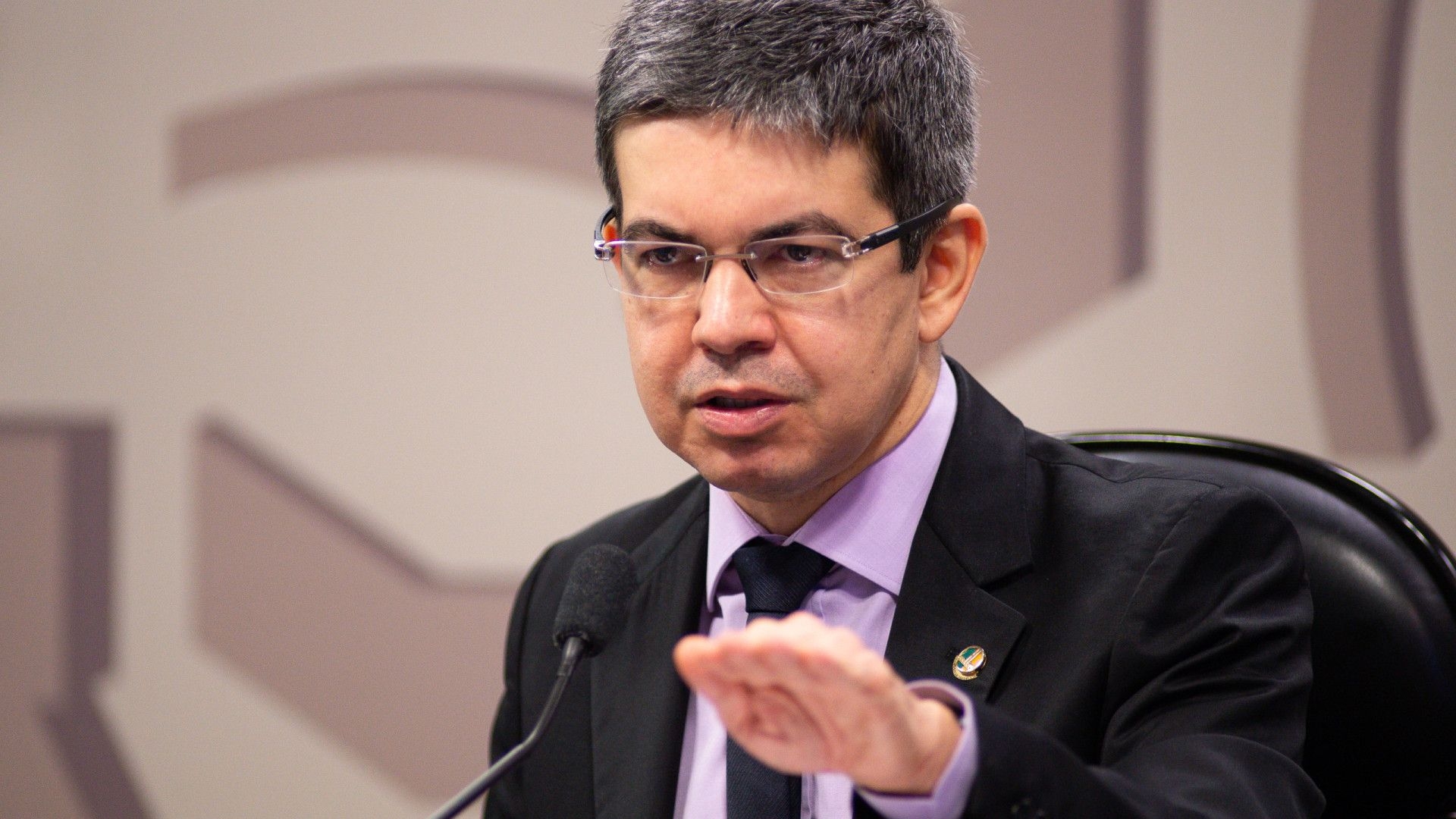 Randolfe Rodrigues: Ausência (da oposição) no ato de hoje é lamentável