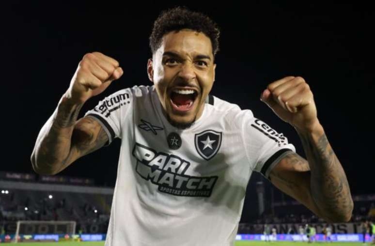 Gregore se reúne com Textor e deve permanecer no Botafogo