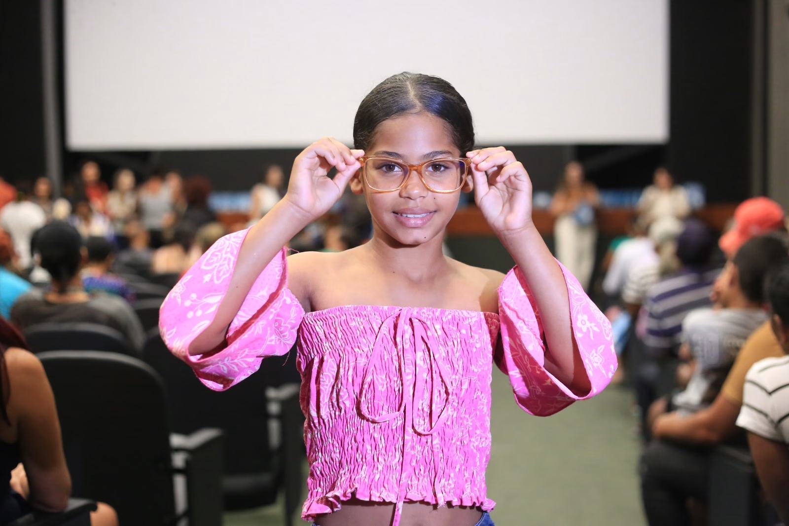 Penedo entrega 200 óculos no Programa Sua Vida com Novo Olhar