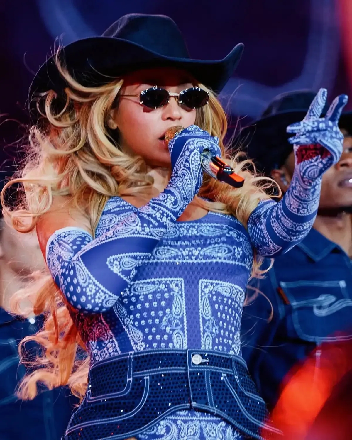 Selena Gomez Polêmica Ao Assistir Show de Beyoncé