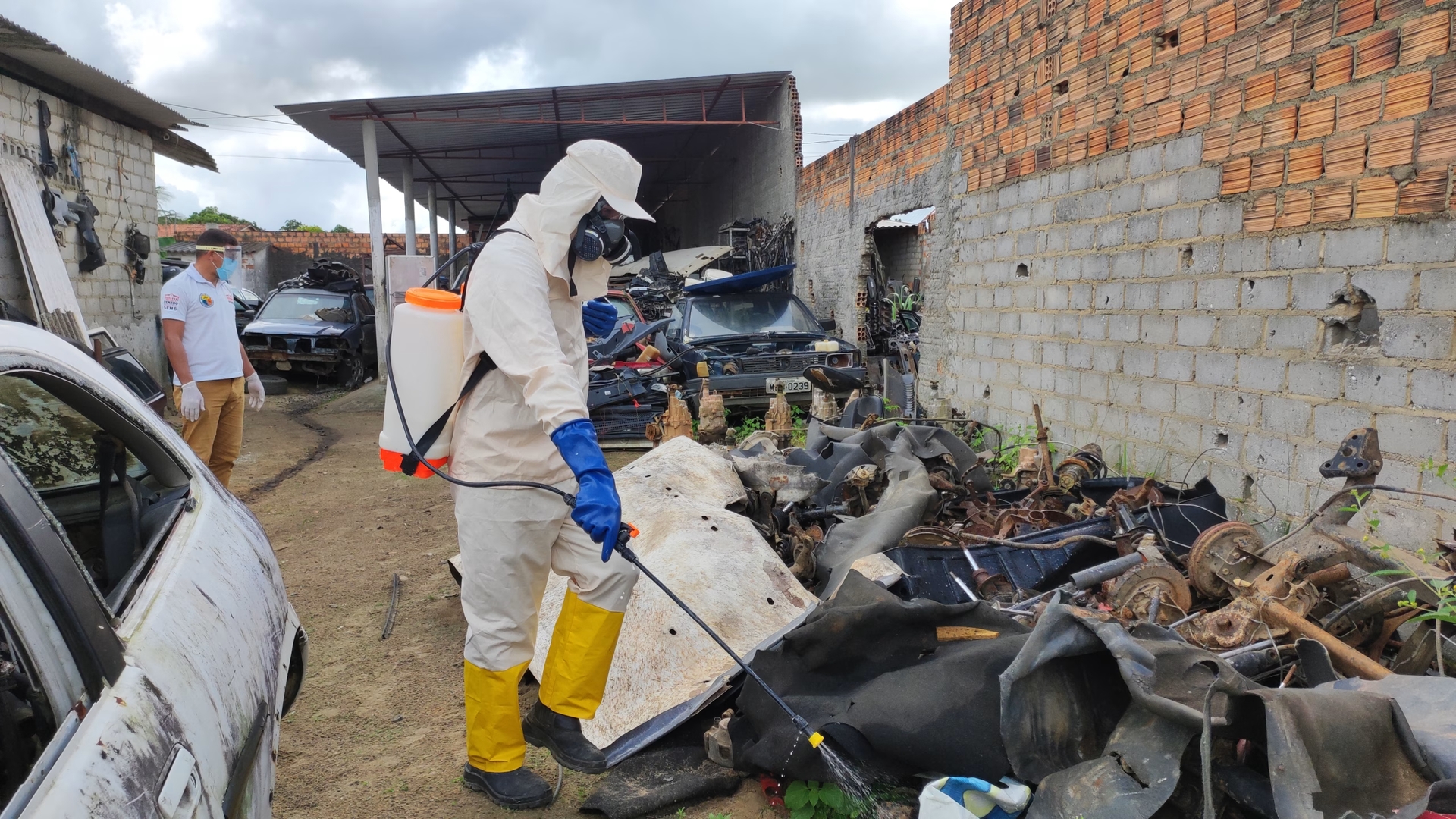 Prefeitura de Penedo combate dengue com larvicida