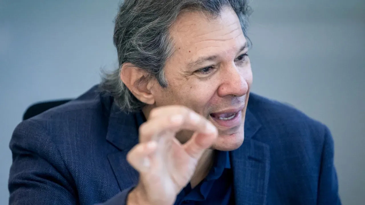 Haddad critica projeto que trava investigações de combustíveis