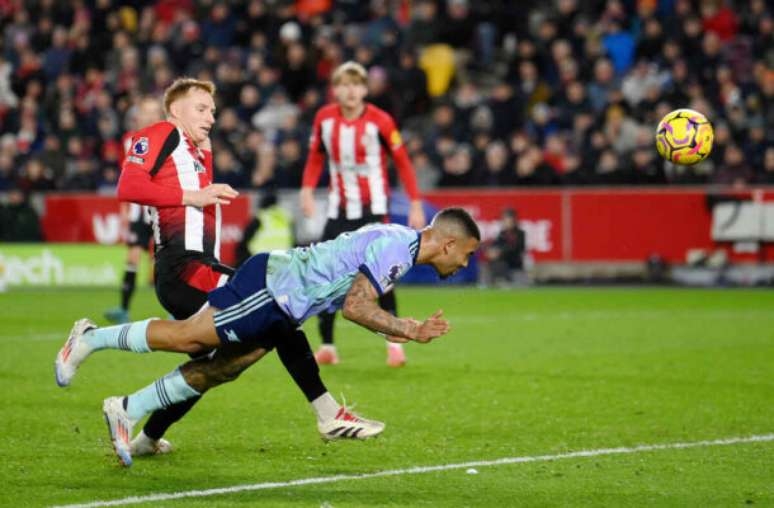 Gabriel Jesus comanda vitória do Arsenal no 1º jogo de 2025