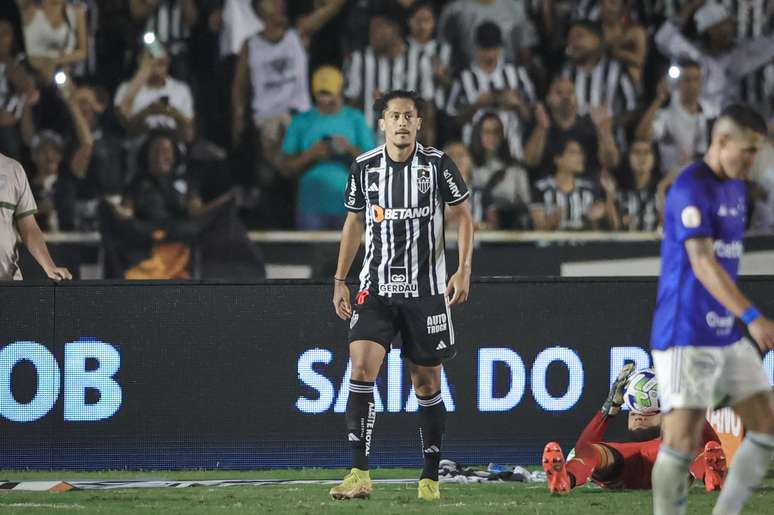 Após anúncio, Vasco encaminha mais uma contratação para o sistema defensivo