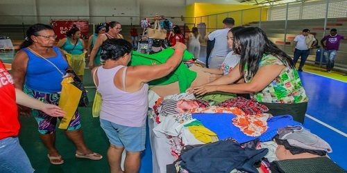 Secretaria de Assistência Social e Projetos Mãos que Abraçam promovem Bazar do Bem