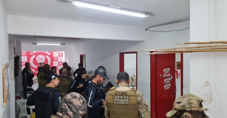Doze diretores de torcidas organizadas são presos durante operação em Maceió