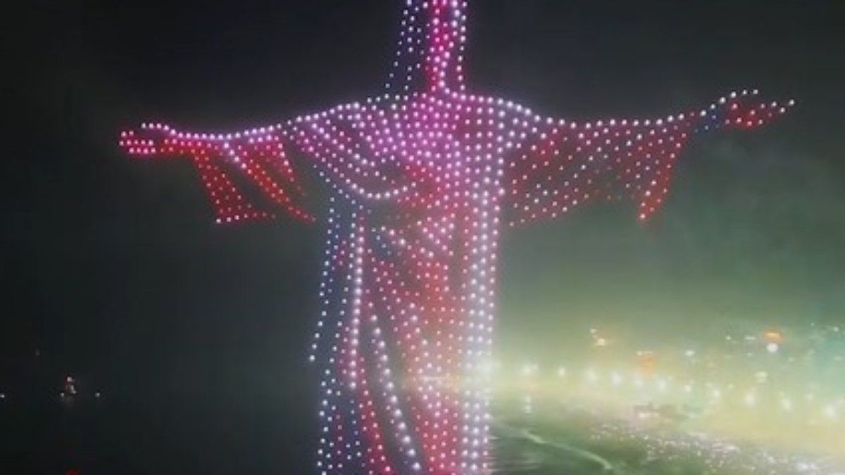 Show de 1.250 drones ilumina réveillon no RJ