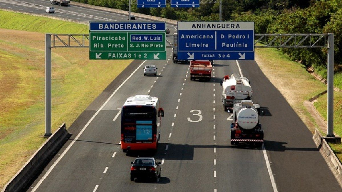 Acidente na Anhanguera deixa um morto e 11 feridos