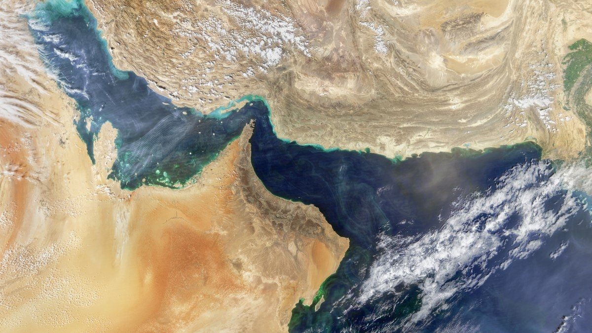 Irã ameaça fechar Estreito de Ormuz se uso dos EUA persistir