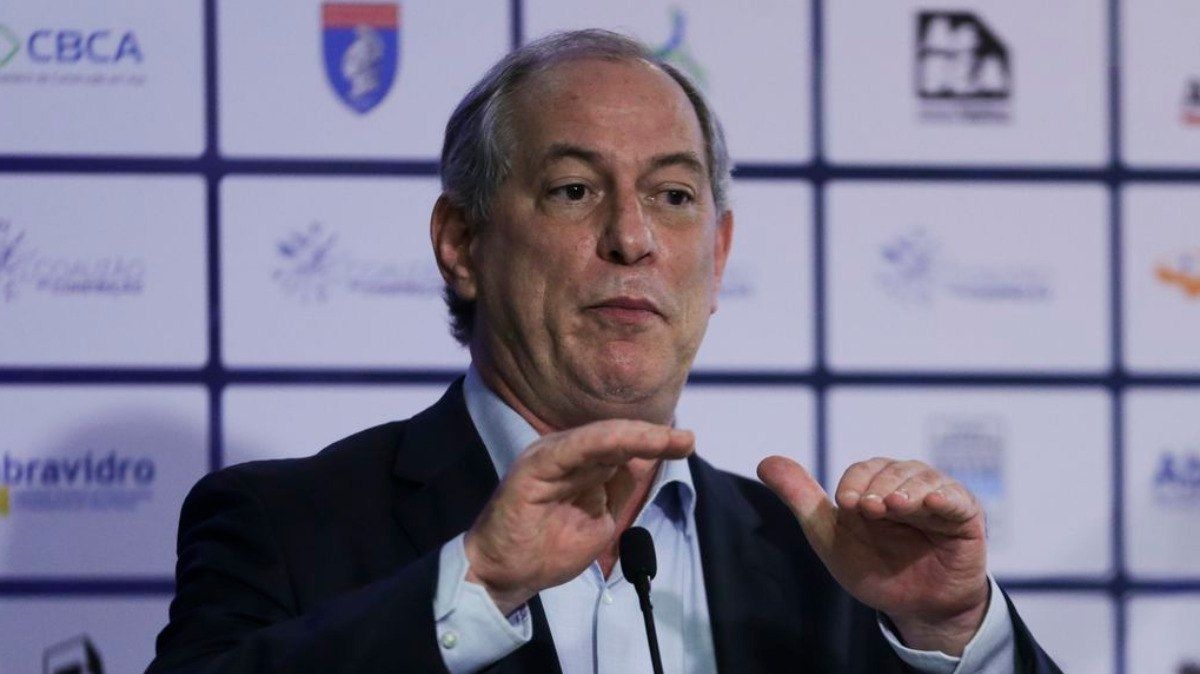 Ciro Gomes deixa o PDT e mira retorno ao Ceará