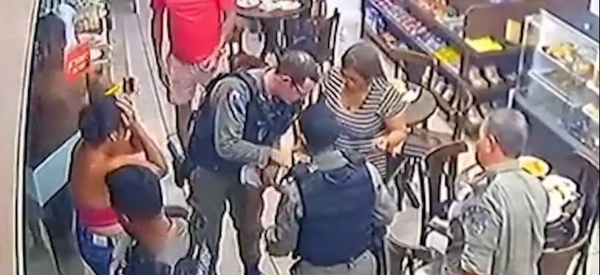 Bebê é socorrida por policiais após parada cardíaca em Alagoas