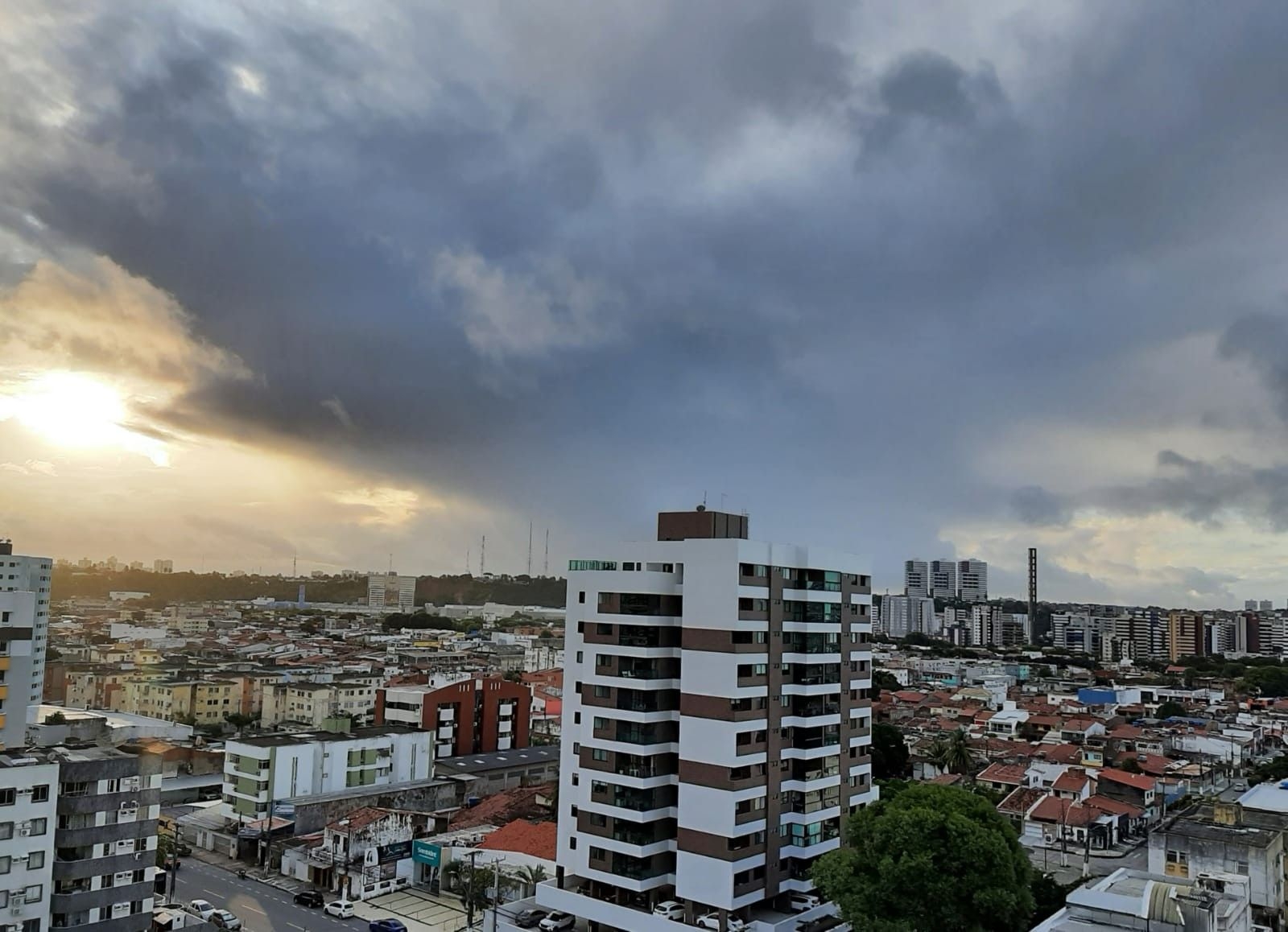 Alerta de chuvas fortes em Alagoas e riscos associados