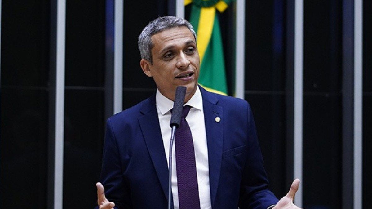 Câmara aprova fim da ação penal contra deputado Gayer