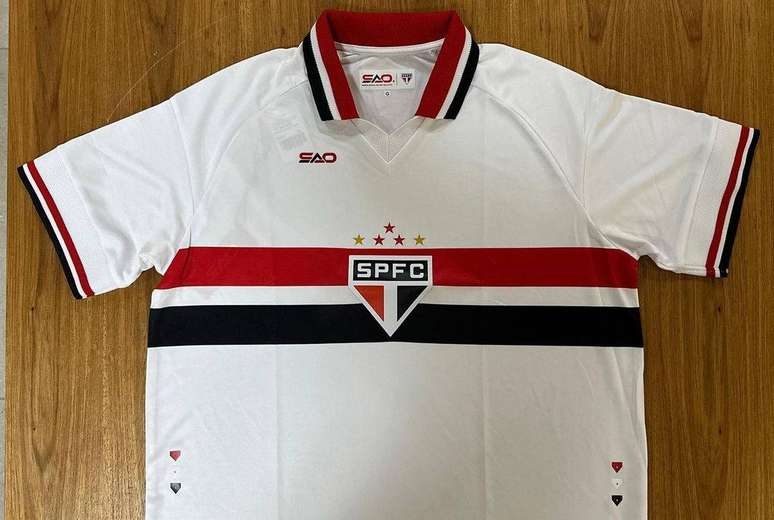 Presidente do São Paulo explica marca própria para uniformes: "Golaço do nosso marketing"