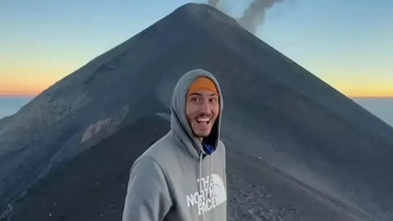 Morte de influenciador em descida de vulcão no México
