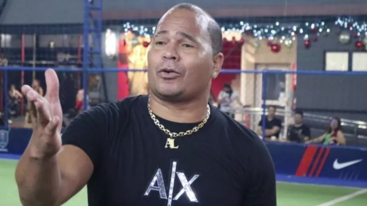 Aloísio Chulapa elogia PSG e compara com seu time