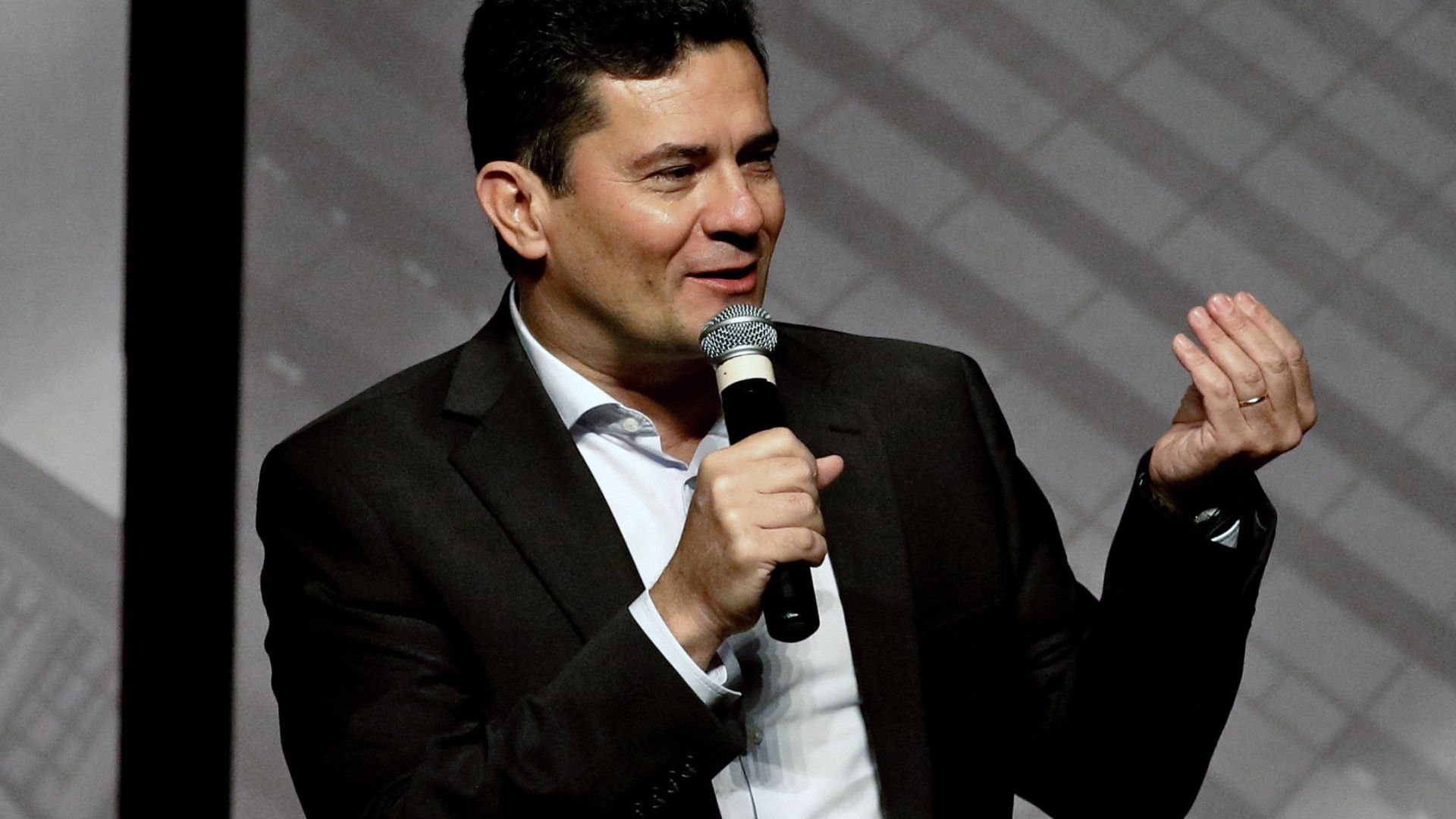 Delator infiltrado da Lava Jato chama Moro de 'covarde, mentiroso patético'