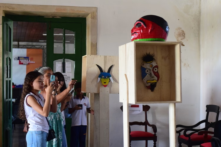 Rota das Máscaras valoriza o trabalho de Tadeu dos Bonecos