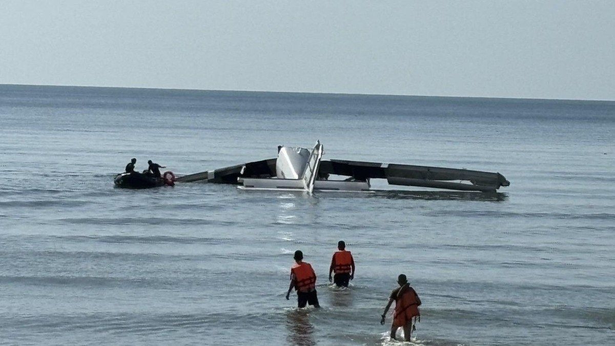 Avião da polícia tailandesa cai e seis policiais morrem