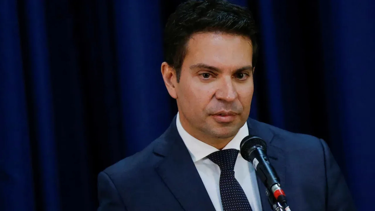 Alexandre Ramagem cria curso online enquanto foragido