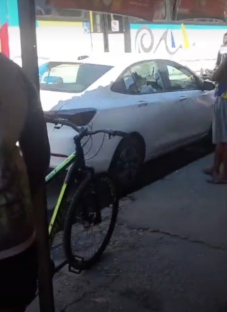 Homem encontrado morto em carro na Zona Oeste do Rio
