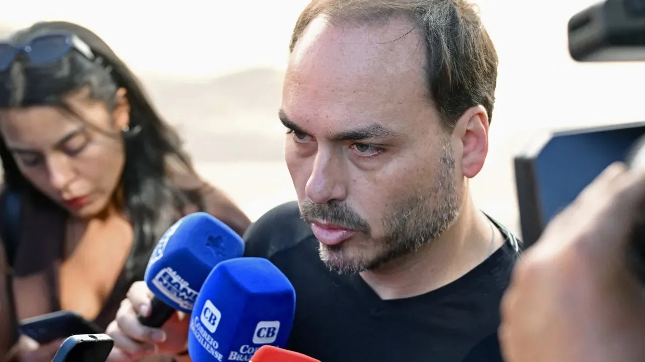 Soluços de Bolsonaro retornam após procedimentos médicos