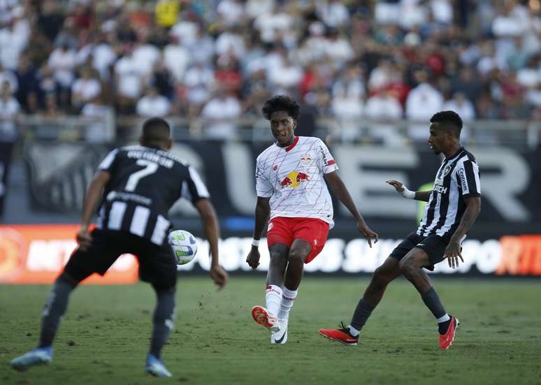 Red Bull Bragantino: Confira situações dos zagueiros da equipe