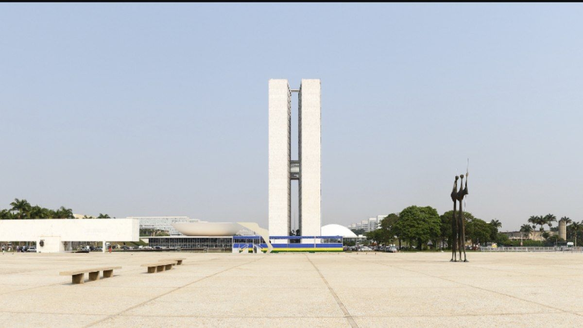 Poderes unidos contra ofensiva estadunidense