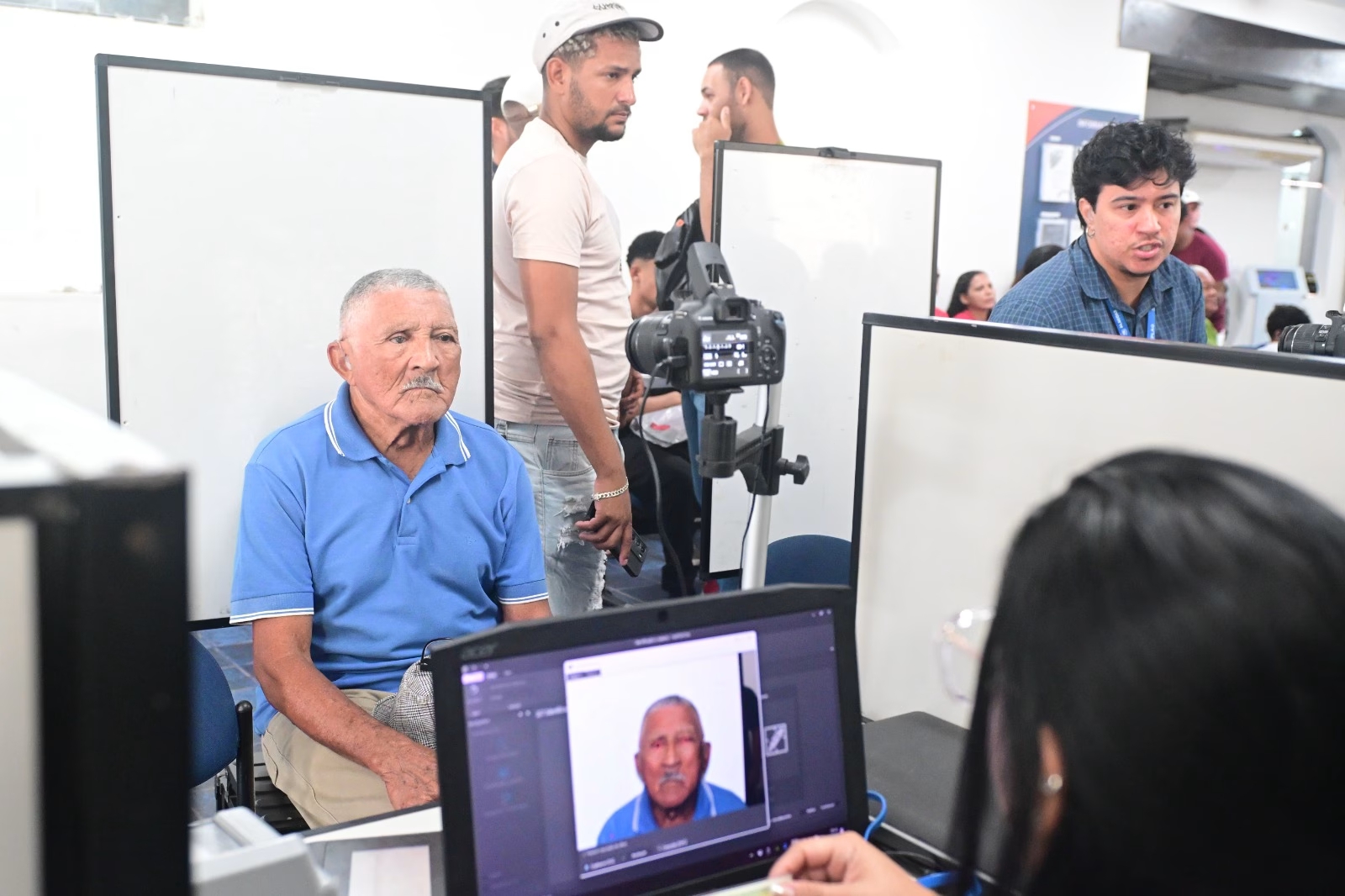 Mutirão para emissão da Carteira de Identidade Nacional em Penedo