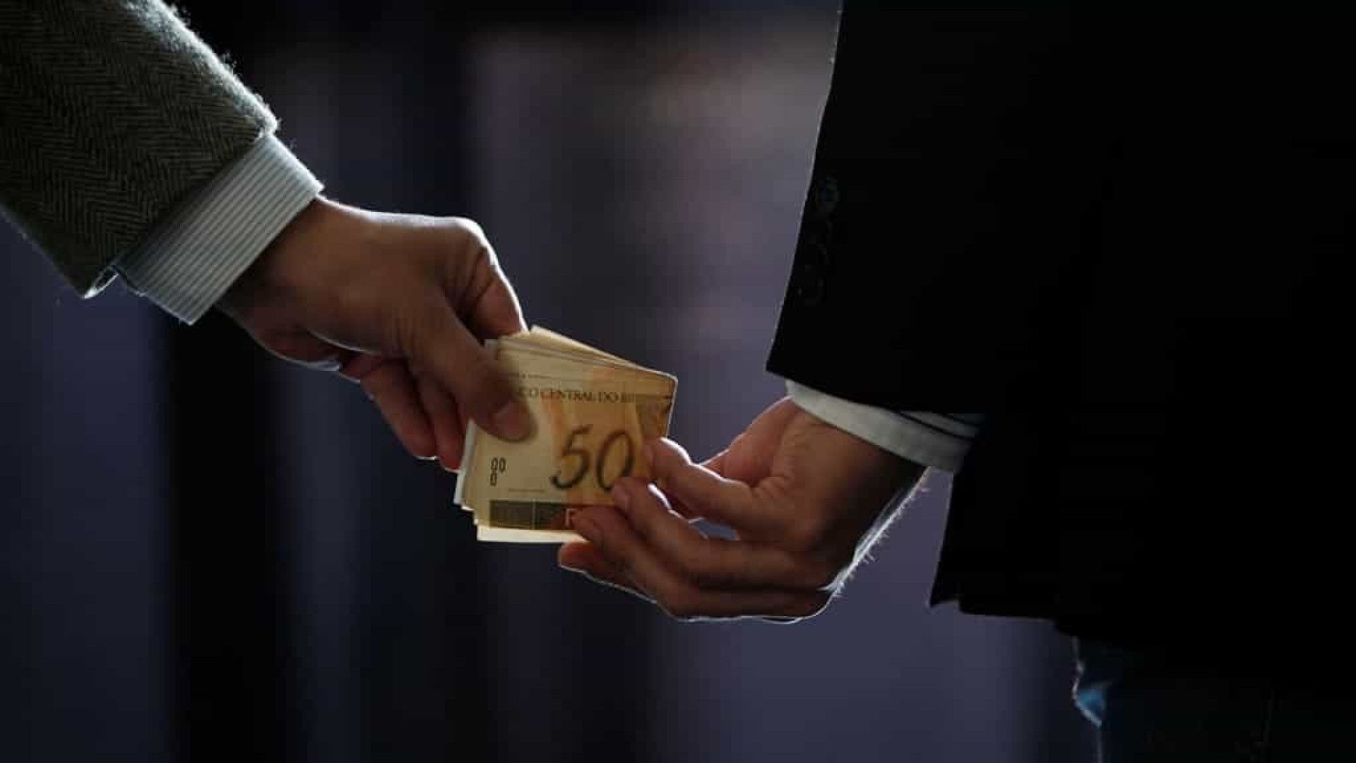 Comissão aprova multa em dobro para condenado por corrupção