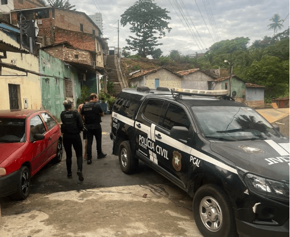 Homem suspeito de roubo e corrupção de menores é preso na Pitanguinha