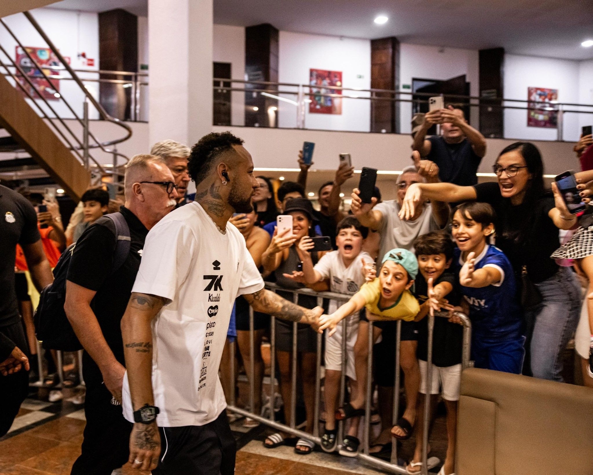 Multidão em Maceió para ver Neymar antes de CRB x Santos