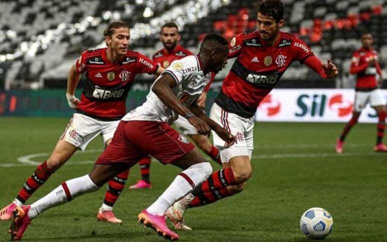 Luiz Henrique se aproxima de volta ao Brasil e cria Fla-Flu fora de campo: 'A primeira opção é o Fluminense'