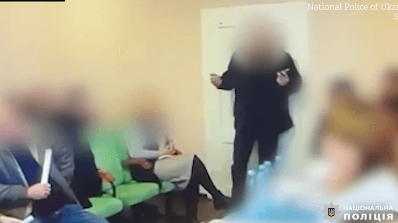 Deputado detona granada em conselho na Ucrânia e fere ao menos 26 pessoas