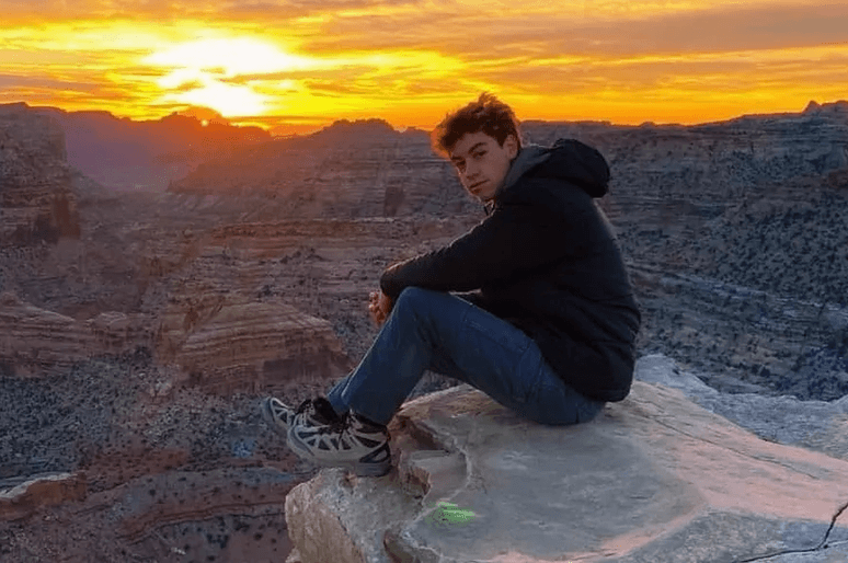 Jovem de 19 anos morre ao tentar fazer foto de paisagem em região de cânions nos EUA