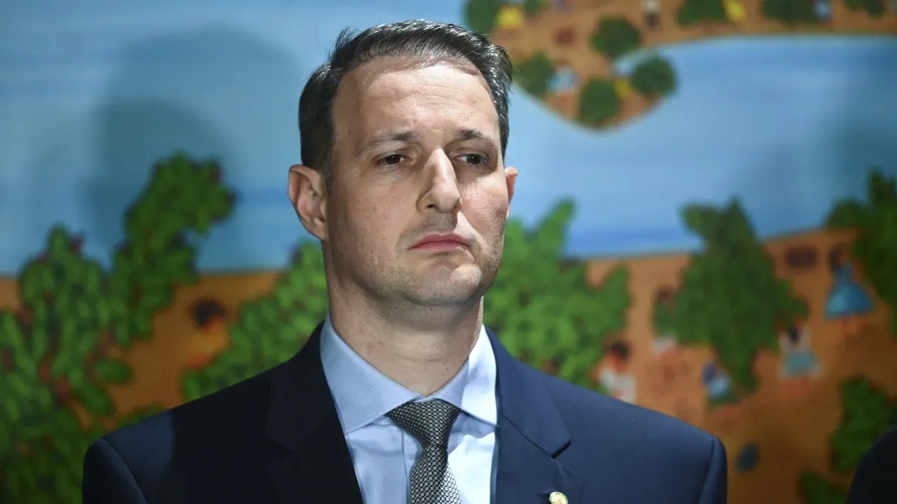 Derrite busca presidência da comissão visando eleições de 2026