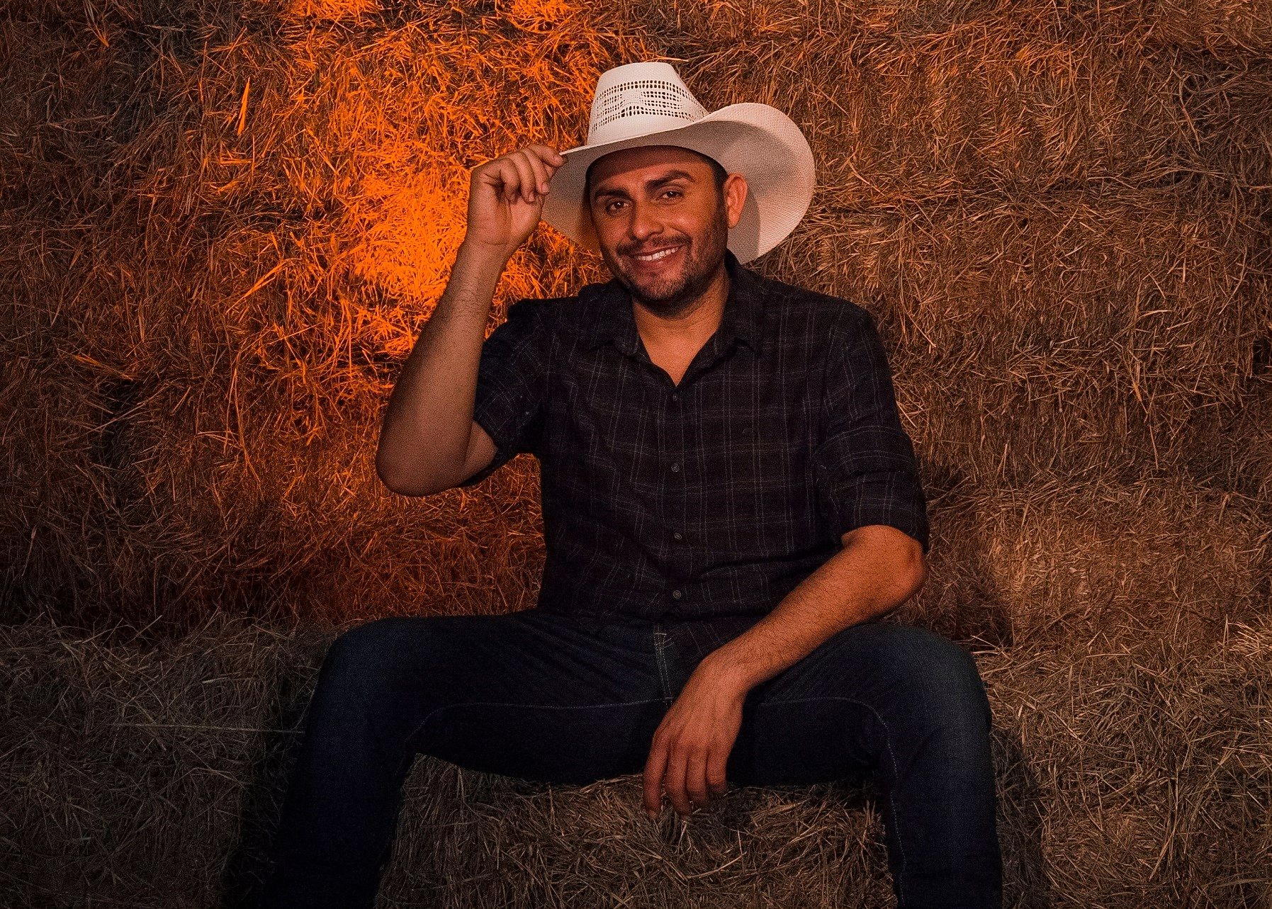 Mano Walter celebra infância nas vaquejadas e sucesso na música