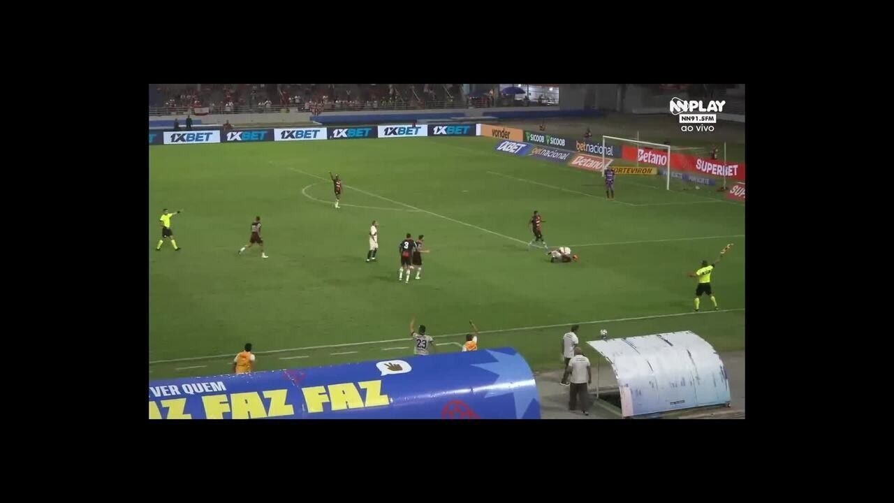 Pottker sofre falta violenta na Série B do Brasileiro